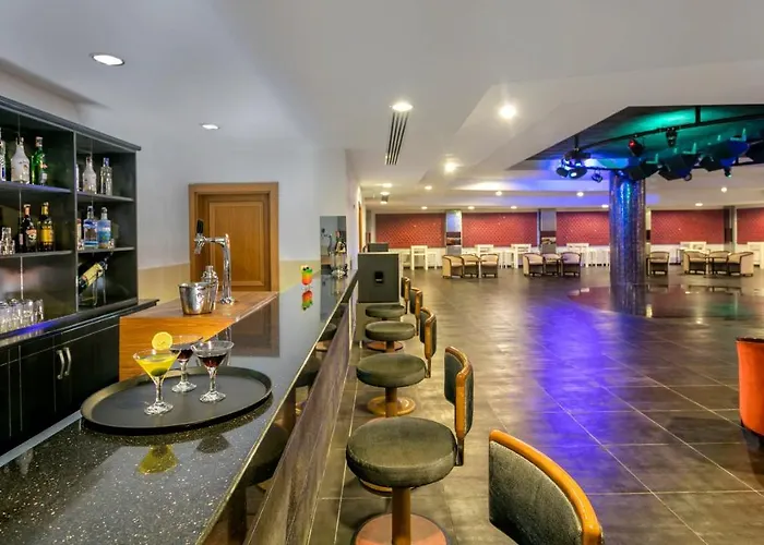 Oezkaymak Select Otel *